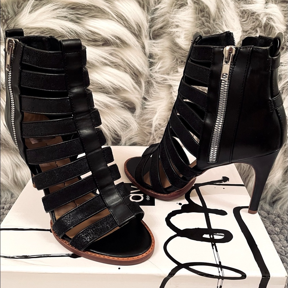 Black Ankle Cut Heel - Picture 1 of 2